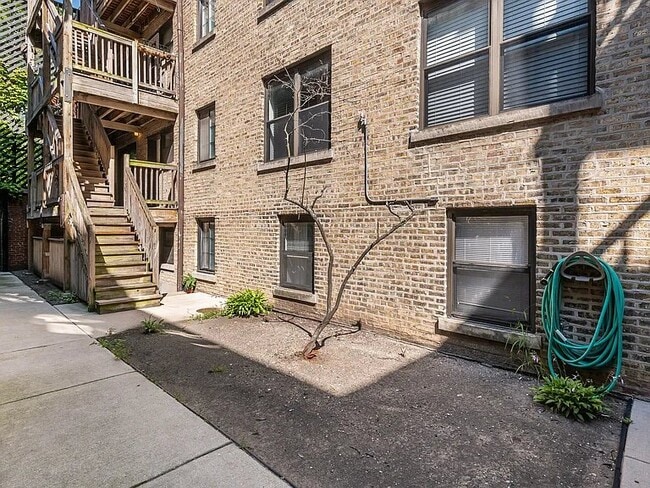 Foto del edificio - 1353 W Fargo Ave