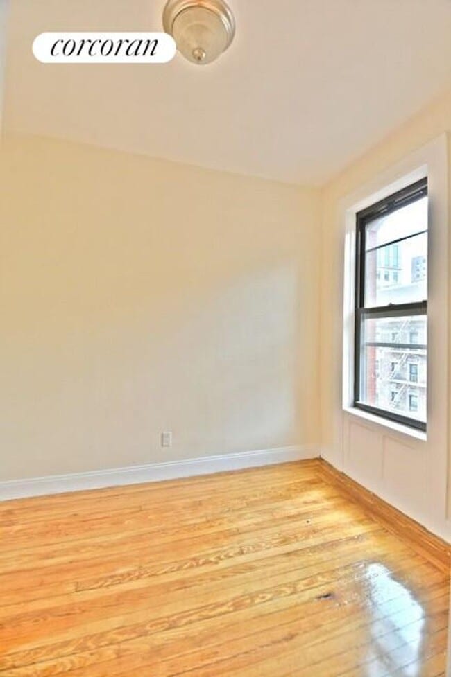 Building Photo - 505 W 122nd St
