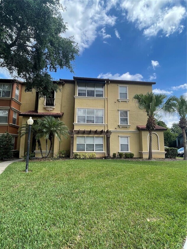 5124 Conroy Rd, Orlando, FL 32811 Townhome Rentals in Orlando FL
