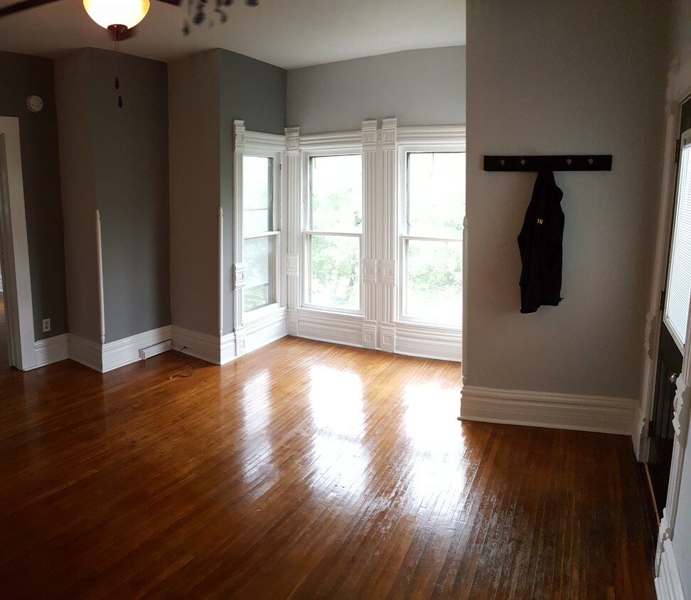 121 Franklin St, Cedar Falls, IA 50613 121 Franklin St Cedar Falls