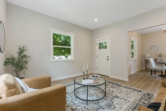 Foto del edificio - Darling 4 Bed, 2 Bath Home in Spokane!