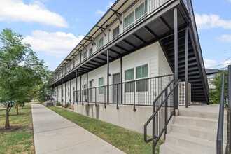 Building Photo - 3124 Lubbock Ave