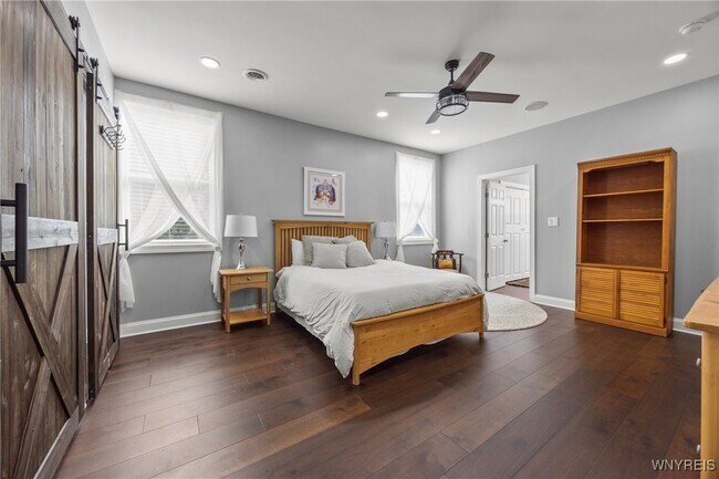 Foto del edificio - 5445 E Creek Rd