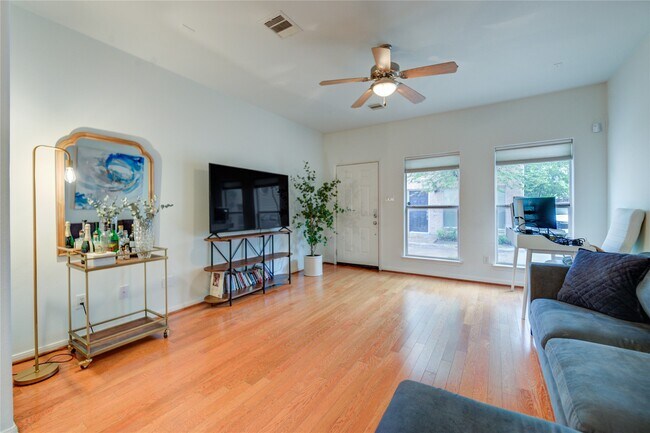 Foto del edificio - 2206 Naomi St