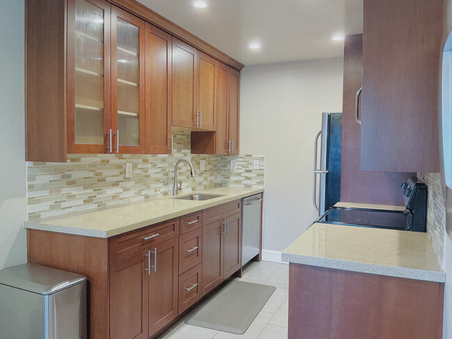 Kitchen - 1240 Walker Ave