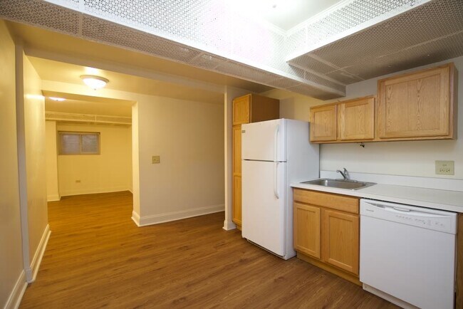 Foto del edificio - 635 W Wellington Ave