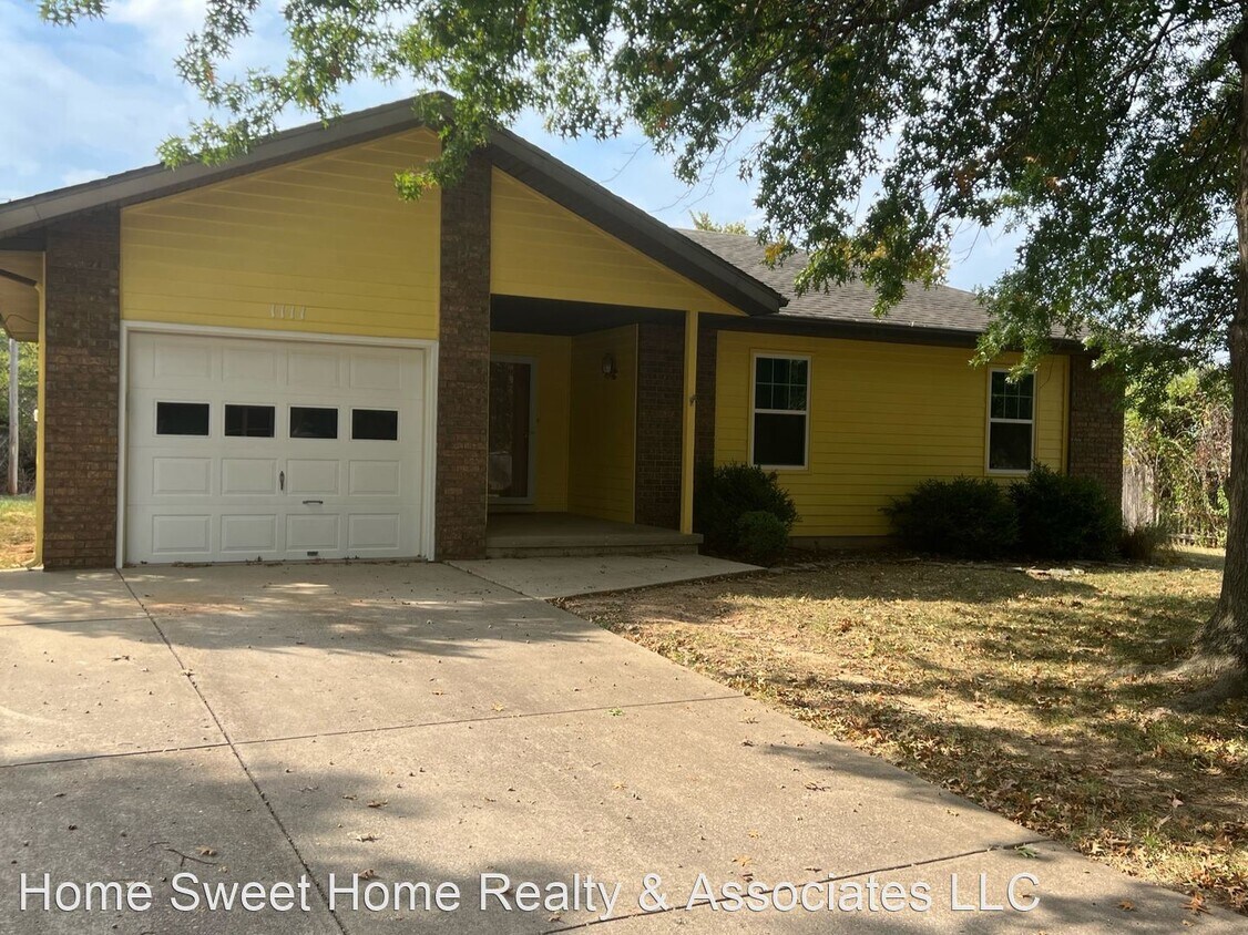 3 br, 1 bath House 1111 N Rainbow House Rental in Nixa, MO