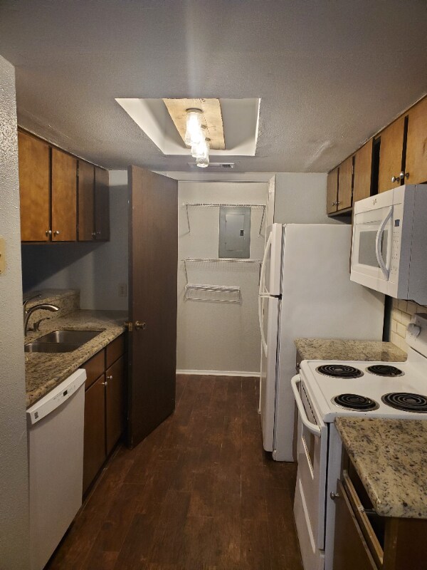Foto del edificio - 1305 Camp Craft Rd