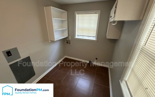 Building Photo - 3623 Arsenal St