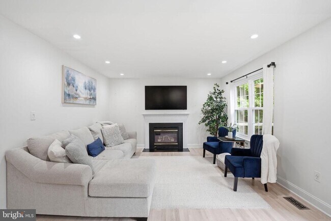 Foto del edificio - 5710 Ridgedale Dr