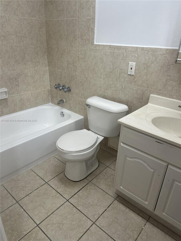 Foto principal - 14155 W Dixie Hwy