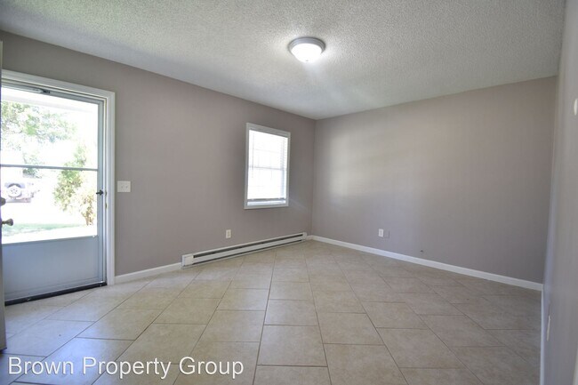 Building Photo - 4 br, 1.5 bath House - 655 Walker St