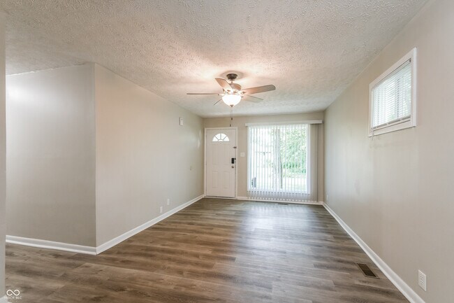 Foto del edificio - 2203 E 67th St