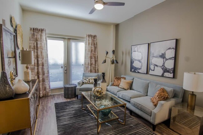 Foto del edificio - 2722 Kramer Ln