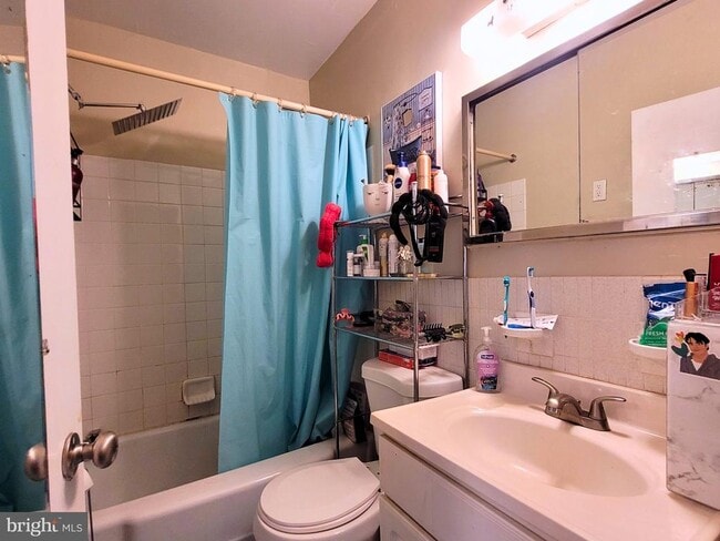 Foto del edificio - 135 S 19th St