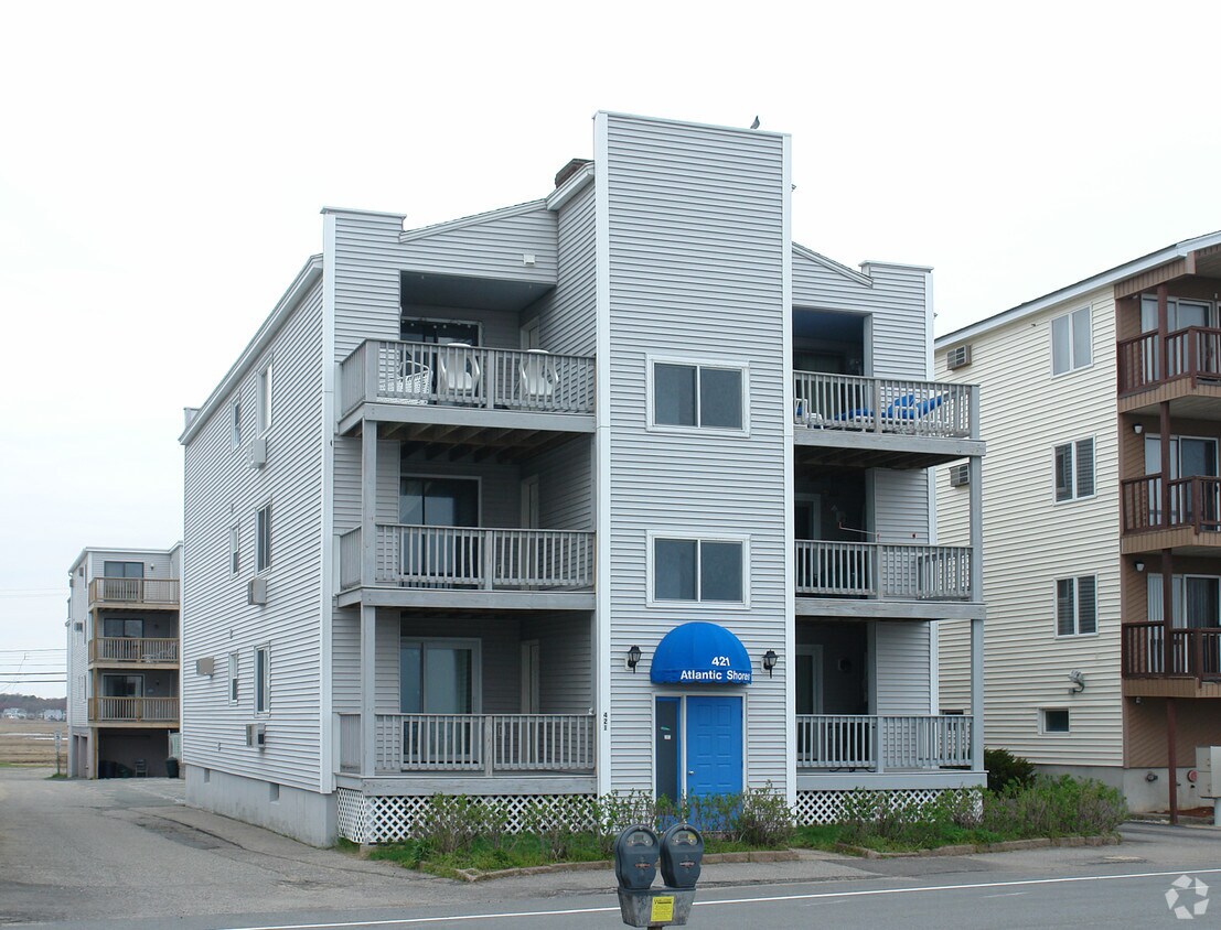 421 Ocean Blvd, Hampton, NH 03842 Apartments in Hampton, NH