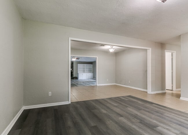 Building Photo - 1519 Rockridge Ct