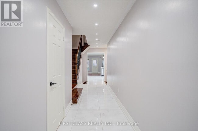 Building Photo - 216 Zokol Dr