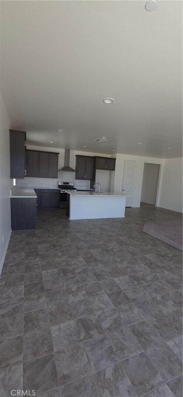 Foto del edificio - 3012 Sawmill Dr
