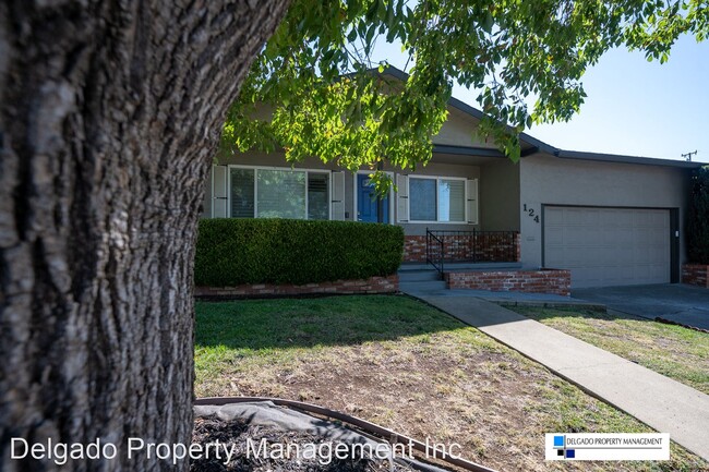 Building Photo - 3 br, 2 bath House - 124 Fairfax Court