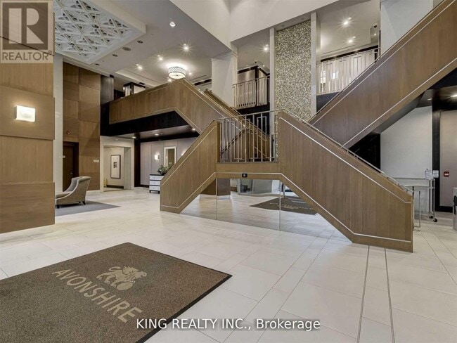 Photo du bâtiment - 100 Harrison Garden Blvd