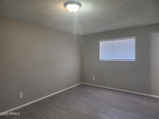 Building Photo - 2732 S Dromedary Dr