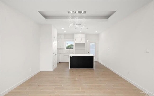 Building Photo - 13 N Yellowwood St