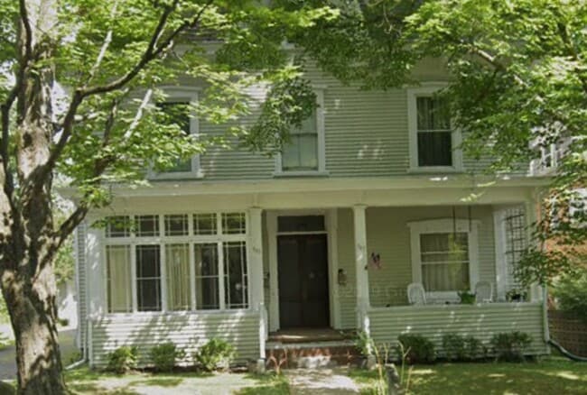 Building Photo - 945 Grove St
