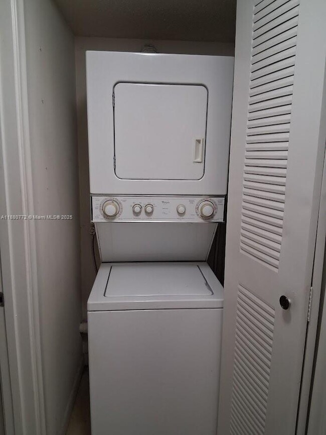 Foto del edificio - 1100 SW 128th Terrace