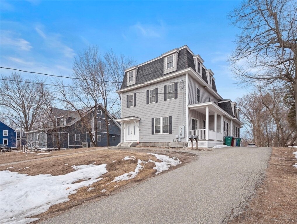 Foto principal - 63 Varnum Ave