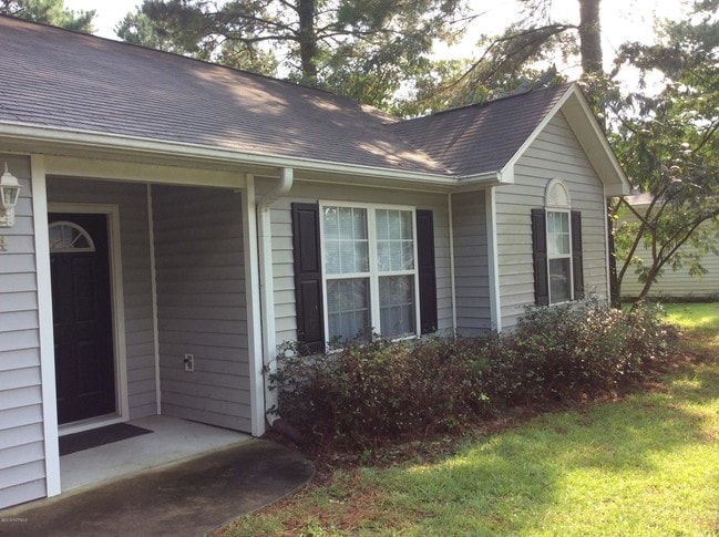 Building Photo - 114 Brody Ln