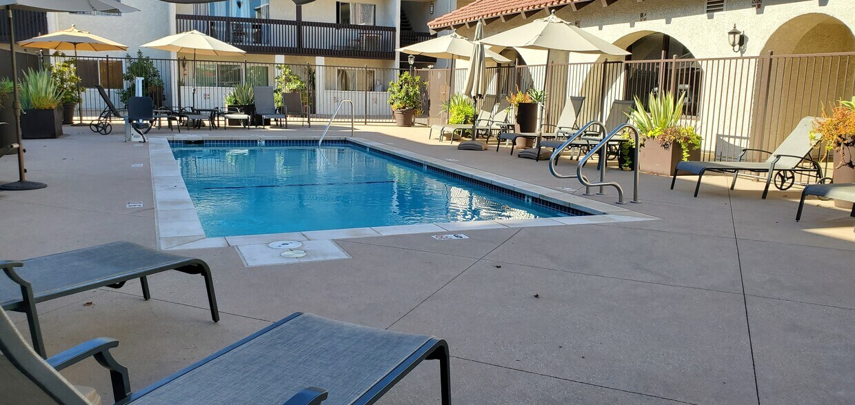 Foto principal - 5334 Lindley Ave