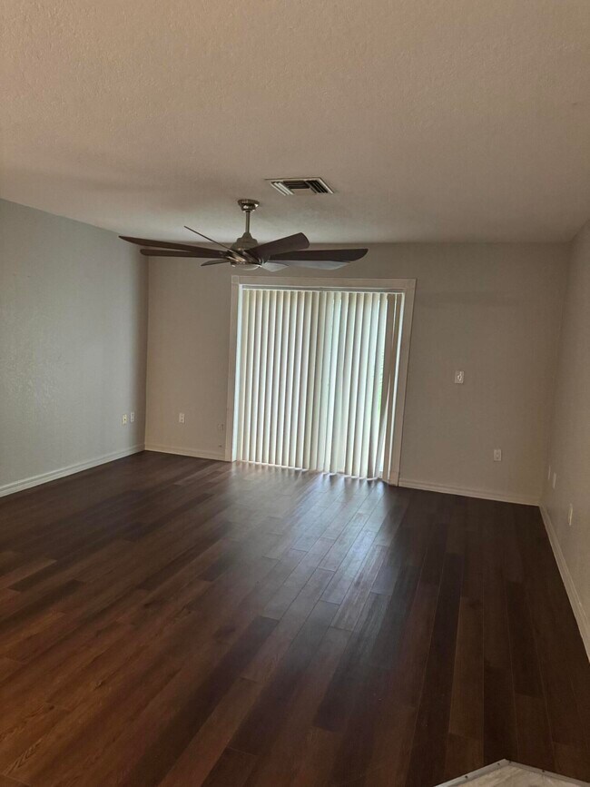 Foto del edificio - 2573 Honey Rd