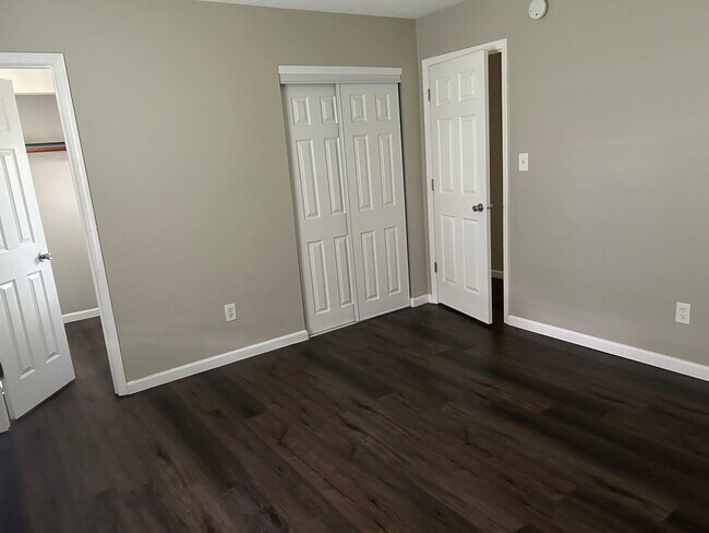 Foto del edificio - 3 bed 1 bath home located on Indy Westside