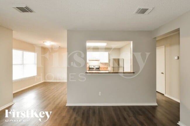 Building Photo - 6635 Meadow Fawn Dr