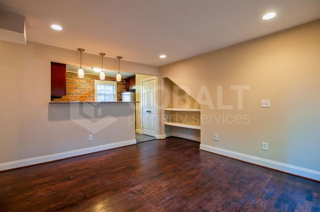 Foto del edificio - 626 Irwin St NE