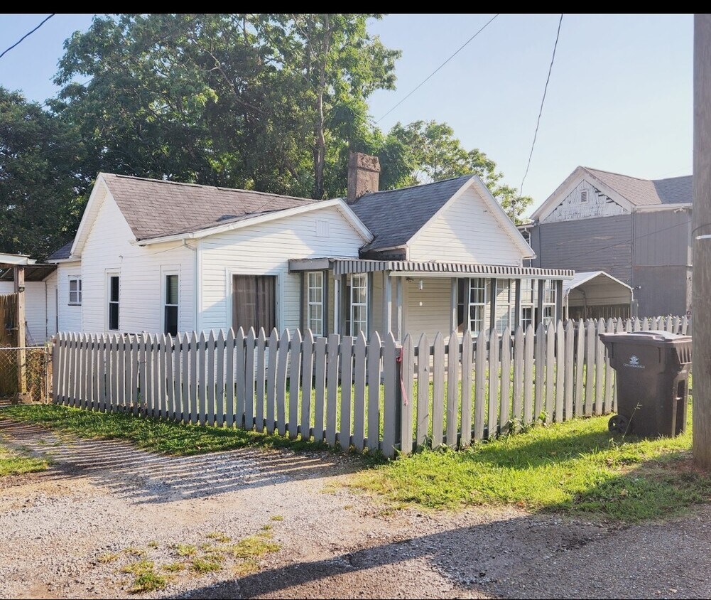 Primary Photo - 1614 Brown Ave
