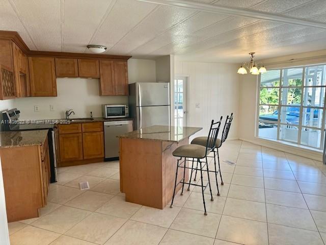 Building Photo - 810 S Jade Dr