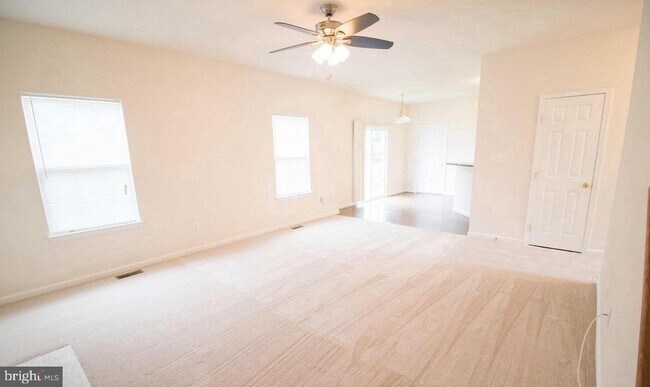 Foto del edificio - 47162 Green Leaf Rd