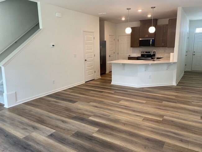 Building Photo - Charming 3BR Townhome in Mebane