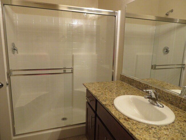 Foto del edificio - 2687 Chinaberry Hill St