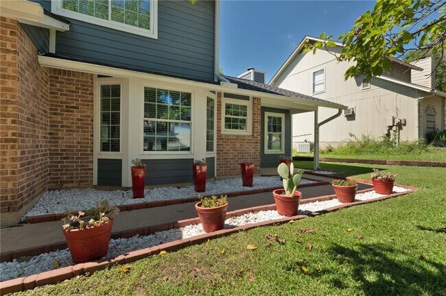 Building Photo - 8417 Spring Valley Dr