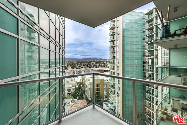 Foto del edificio - 13700 Marina Pointe Dr