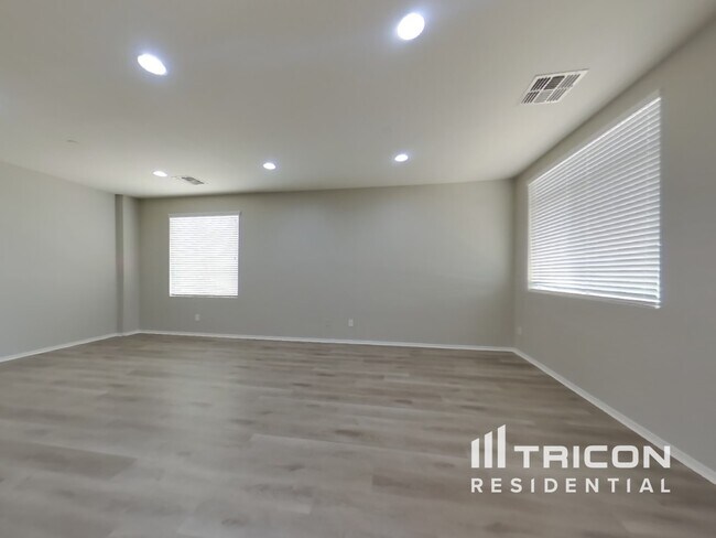 Building Photo - 43978 Caven Dr