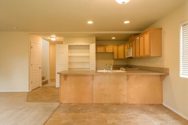 Foto del edificio - 4 bedroom 2.5 bath in North Plains!