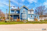 Foto principal - Beautiful, Updated Home near the heart of ...