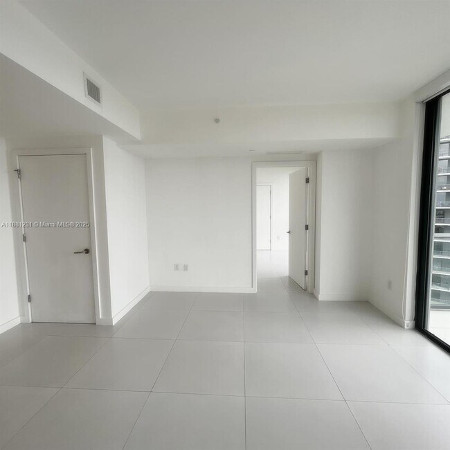Foto del edificio - 501 NE 31st St