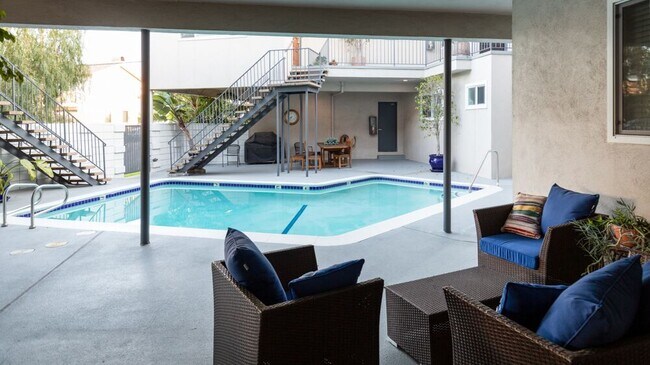 common area - 1117 Pacific Ave