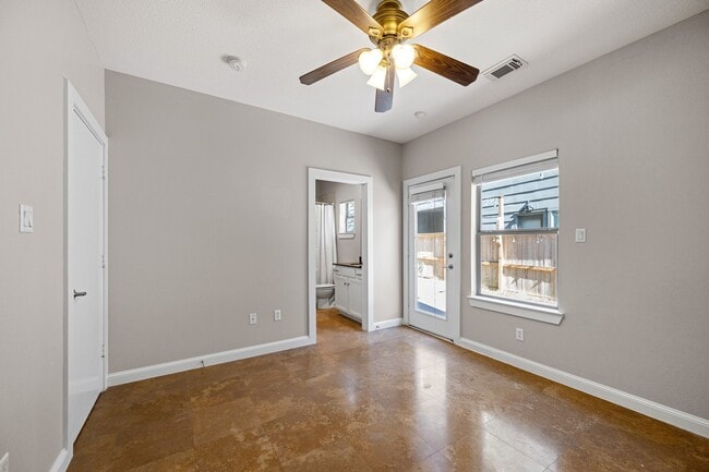 Building Photo - 1102 Patterson St