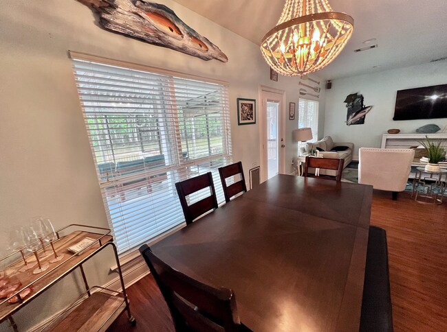 Dining area - 23372 Chene Blanc Ln